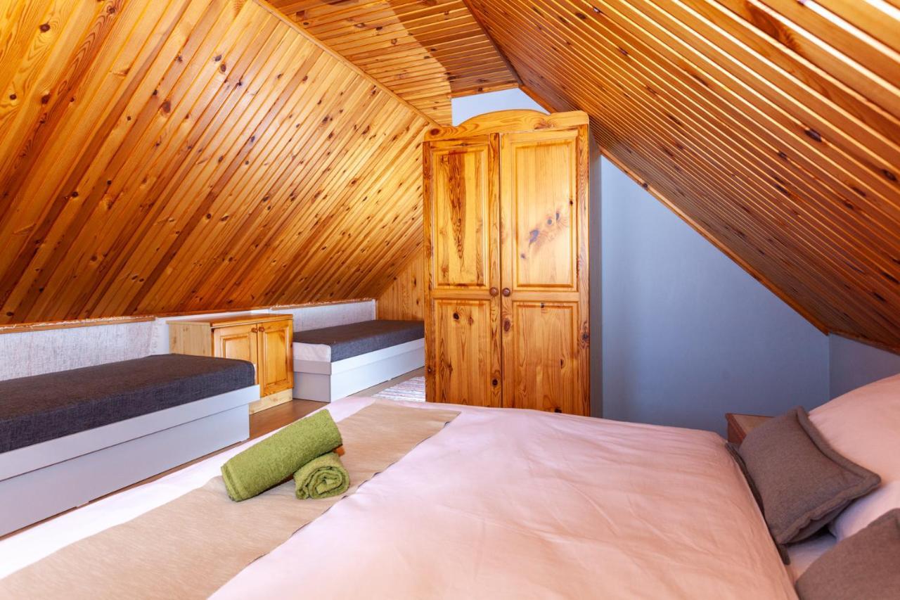 Javor -